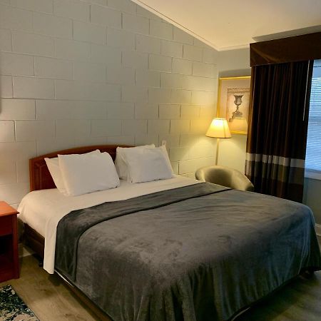 Hill Top Motel Wrightstown Bagian luar foto