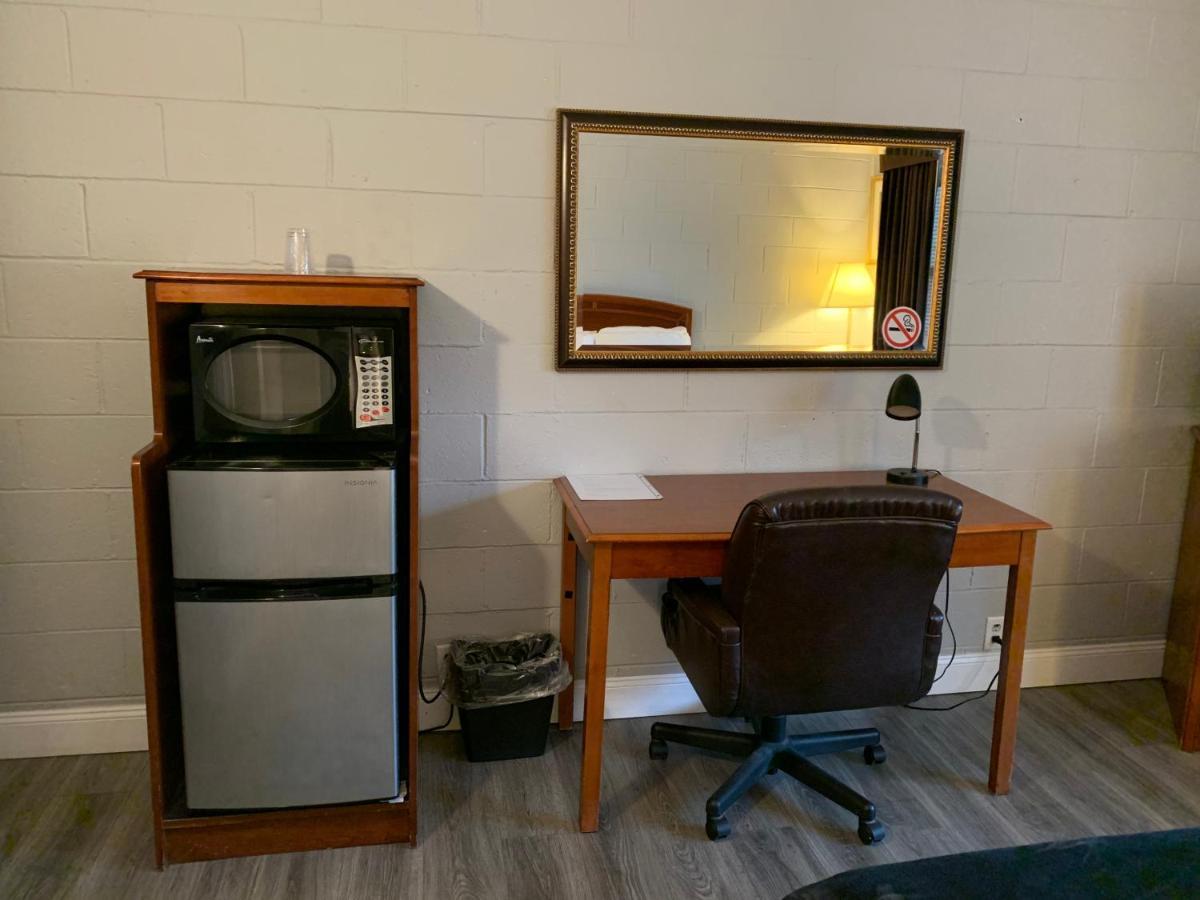 Hill Top Motel Wrightstown Bagian luar foto