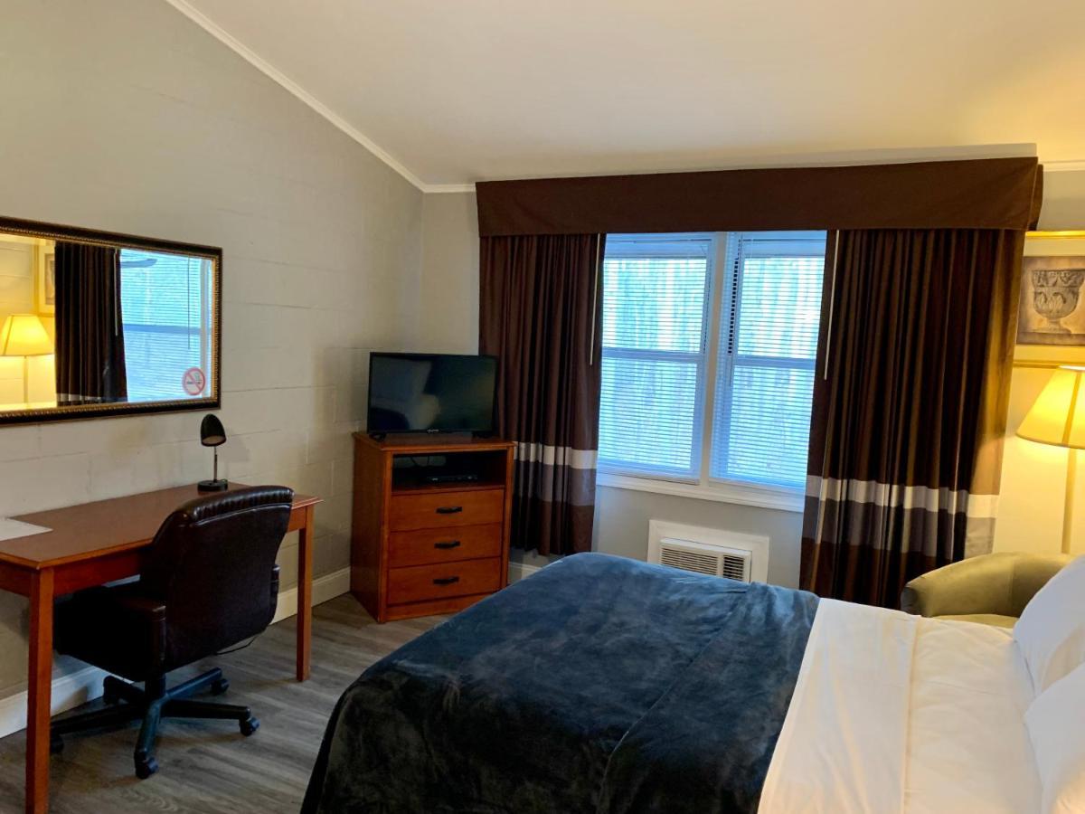 Hill Top Motel Wrightstown Bagian luar foto